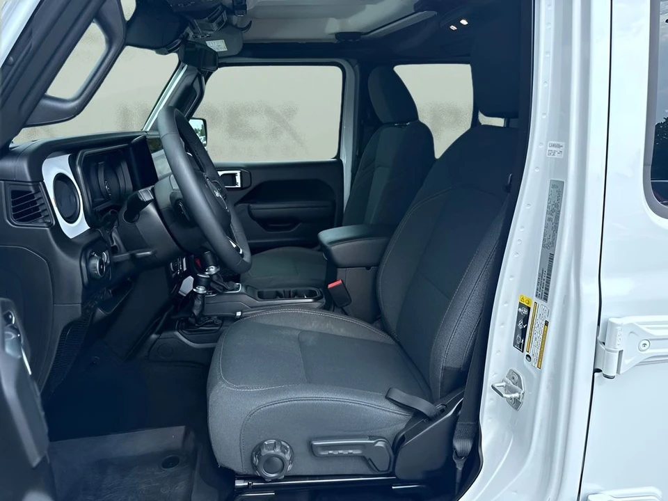 2025 Jeep JL Wrangler - Image 9 of 30