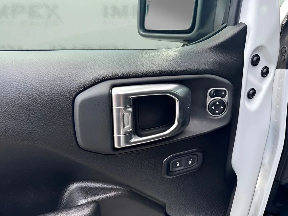 2025 Jeep JL Wrangler - Image 23 of 30