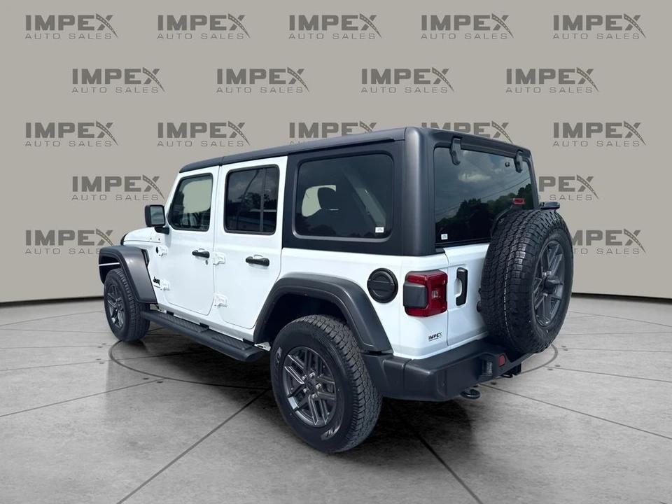 2025 Jeep JL Wrangler - Image 5 of 30
