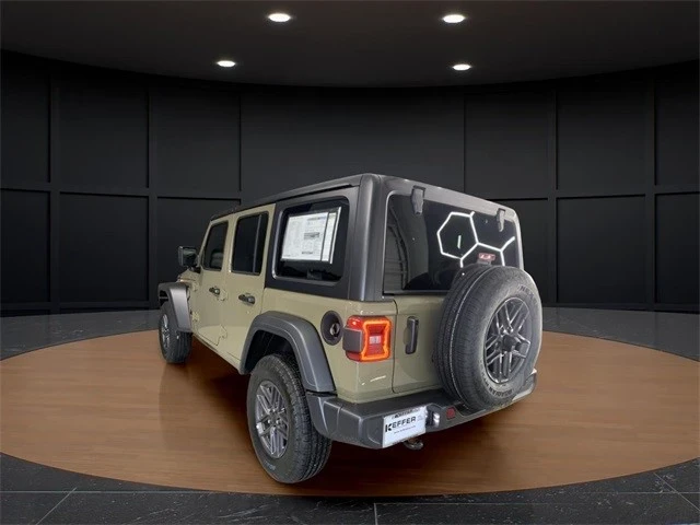 2025 Jeep JL Wrangler - Image 3 of 12