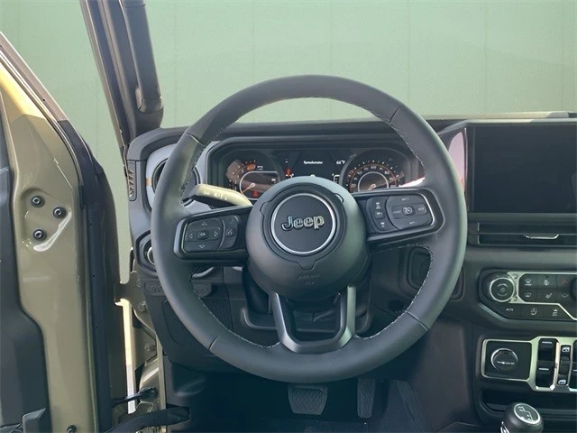 2025 Jeep JL Wrangler - Image 20 of 21