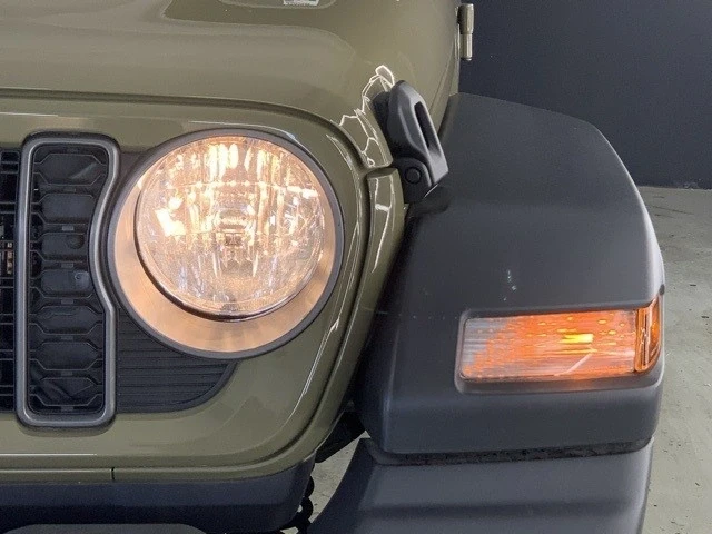 2025 Jeep JL Wrangler - Image 10 of 21