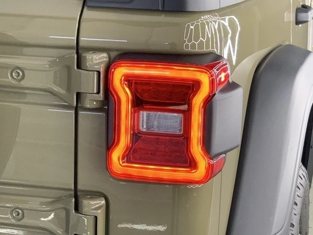 2025 Jeep JL Wrangler - Image 14 of 21
