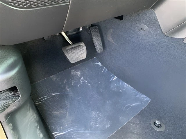 2025 Jeep JL Wrangler - Image 18 of 21