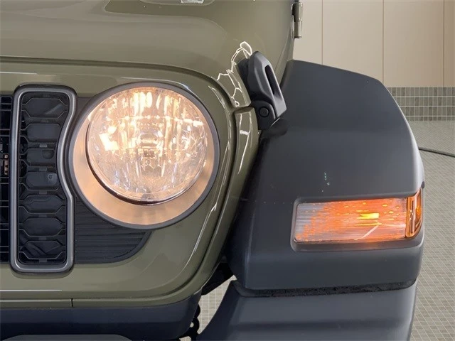 2025 Jeep JL Wrangler - Image 10 of 12
