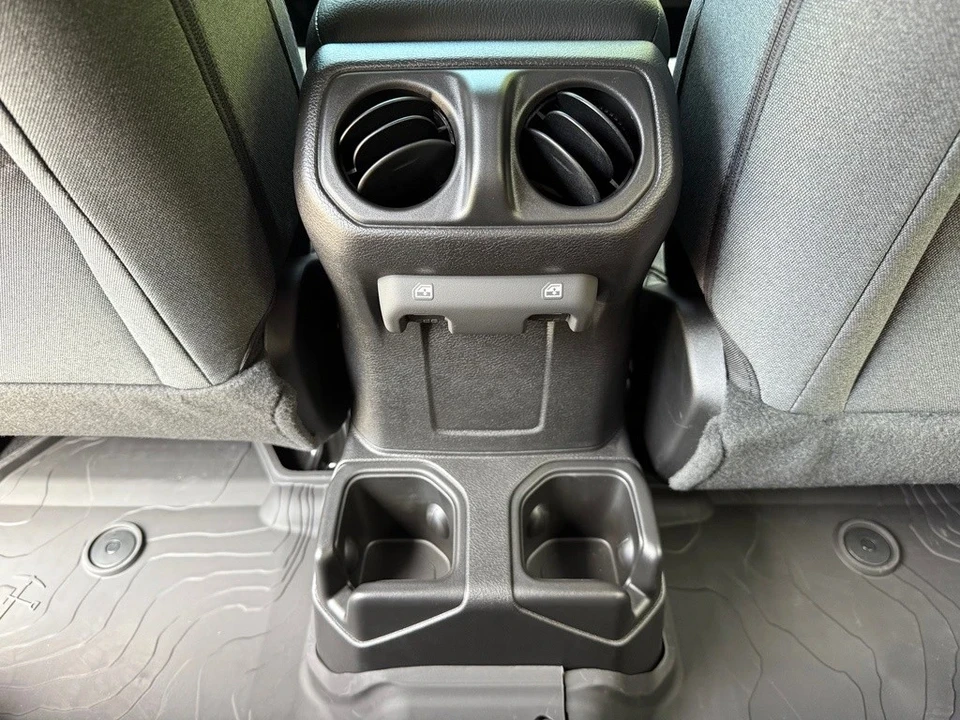 2025 Jeep JL Wrangler - Image 16 of 21