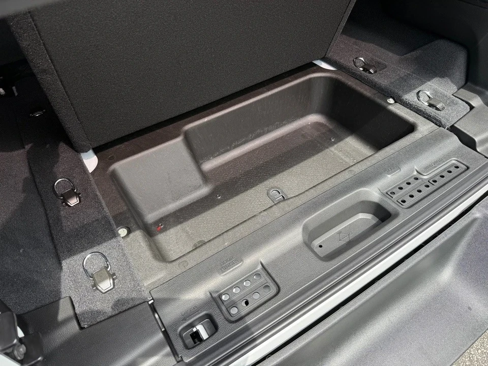 2025 Jeep JL Wrangler - Image 18 of 21