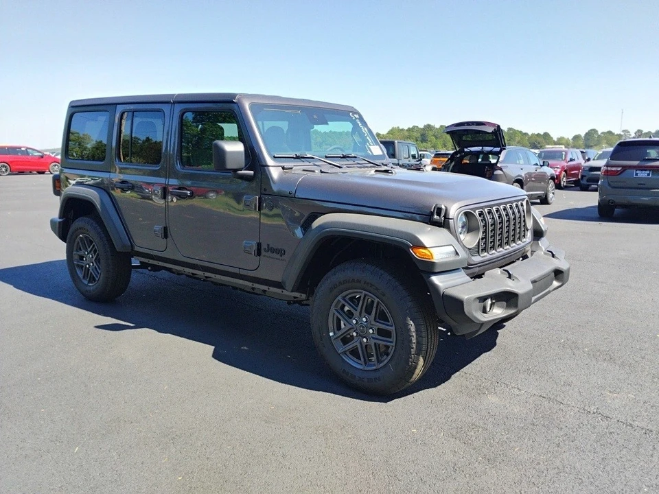 2025 Jeep JL Wrangler - Image 3 of 12