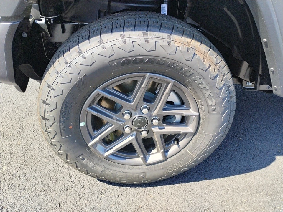 2025 Jeep JL Wrangler - Image 9 of 12