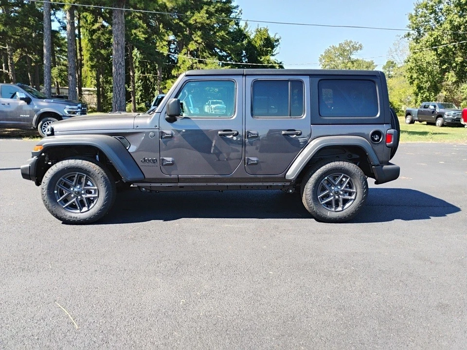 2025 Jeep JL Wrangler - Image 8 of 12