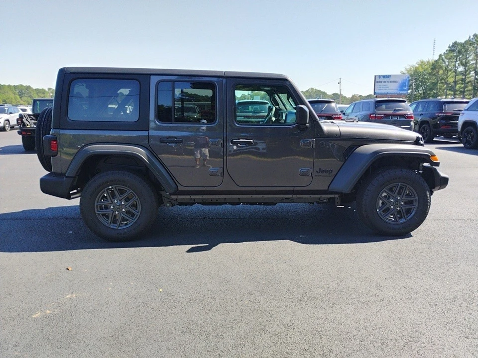 2025 Jeep JL Wrangler - Image 4 of 12