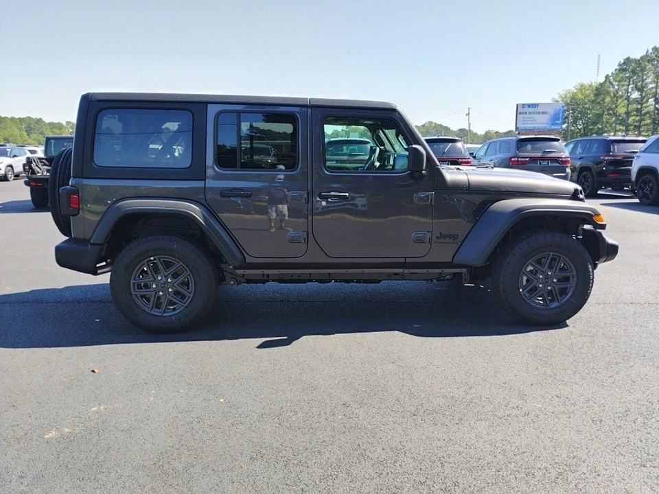 2025 Jeep JL Wrangler - Image 4 of 12