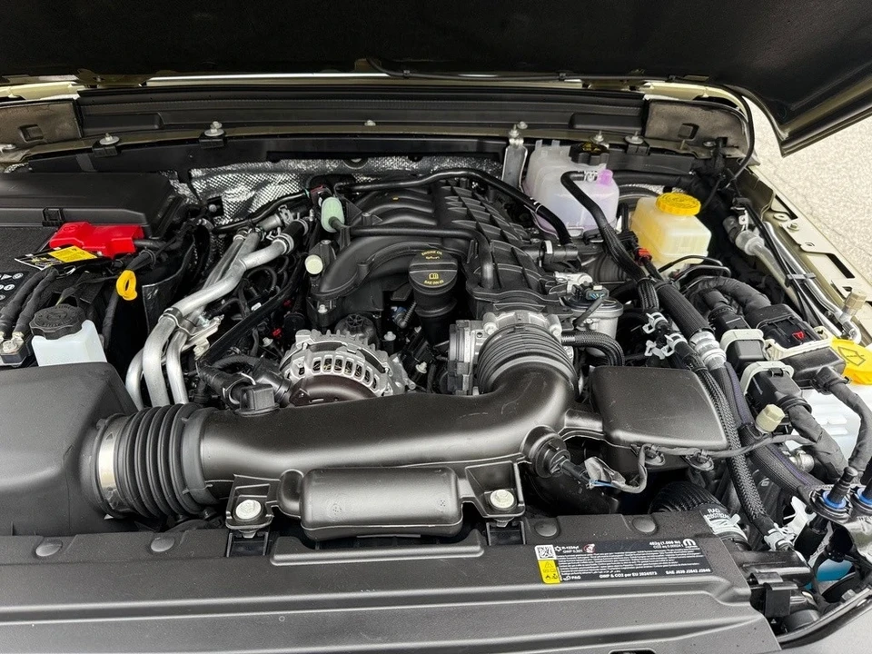 2025 Jeep JL Wrangler - Image 10 of 12