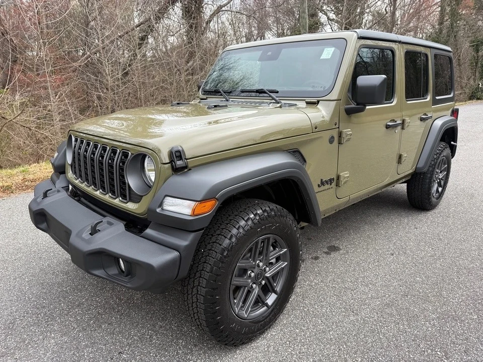 2025 Jeep JL Wrangler - Image 3 of 12