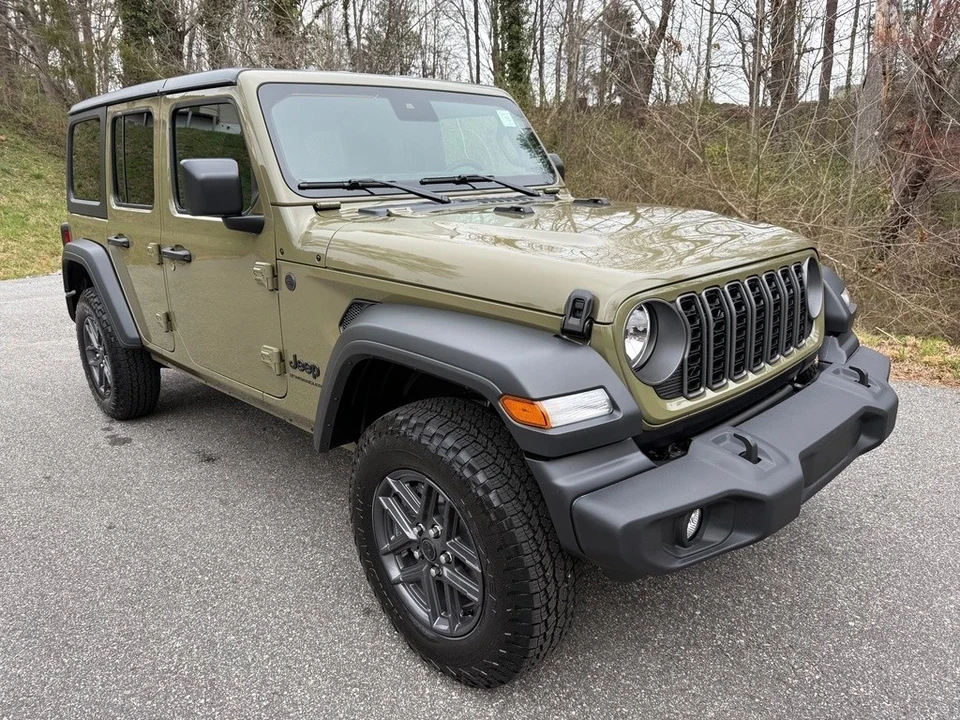 2025 Jeep JL Wrangler - Image 5 of 12