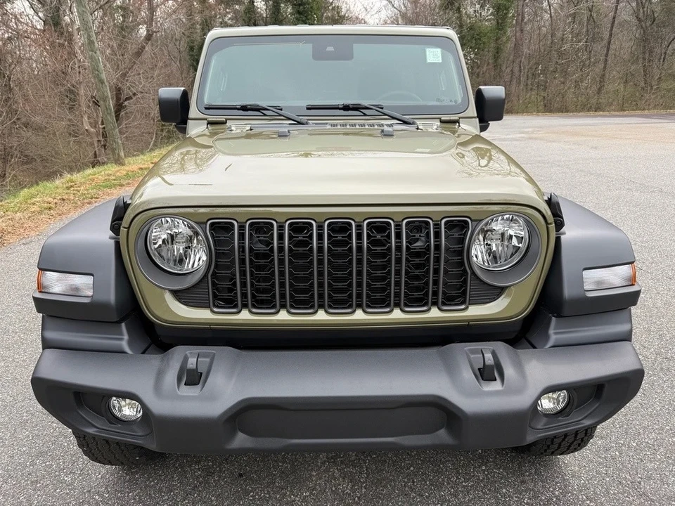 2025 Jeep JL Wrangler - Image 4 of 12