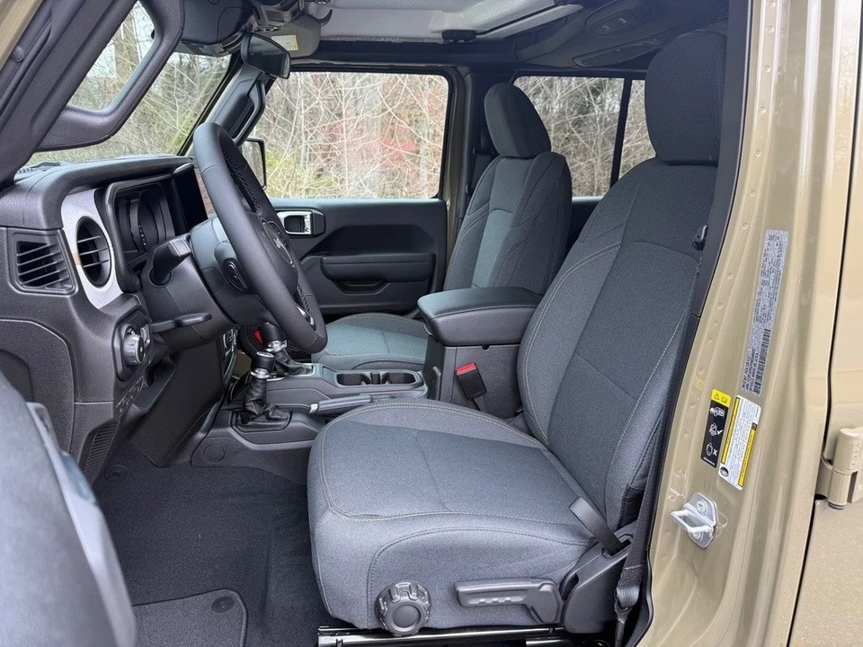 2025 Jeep JL Wrangler - Image 12 of 12