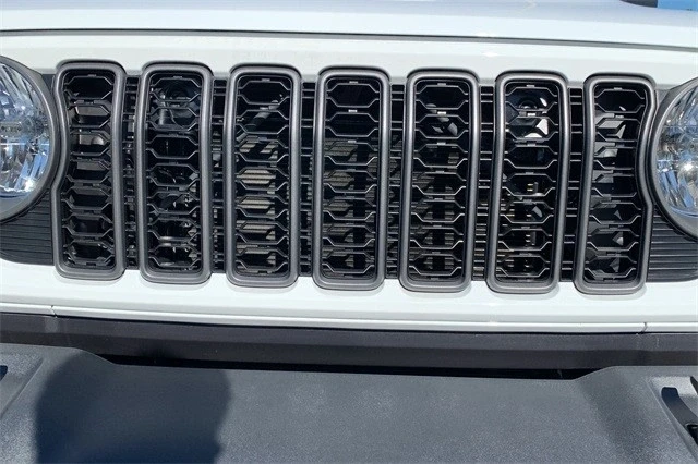 2025 Jeep JL Wrangler - Image 9 of 12
