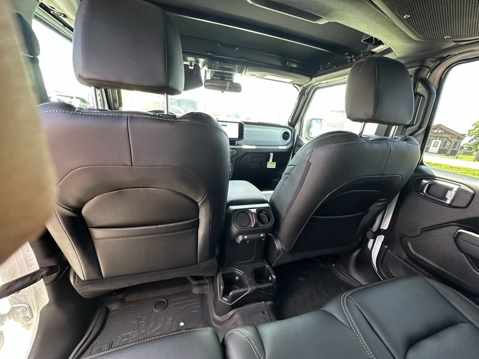 2025 Jeep JL Wrangler - Image 7 of 12