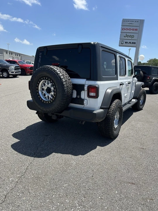 2025 Jeep JL Wrangler - Image 4 of 12