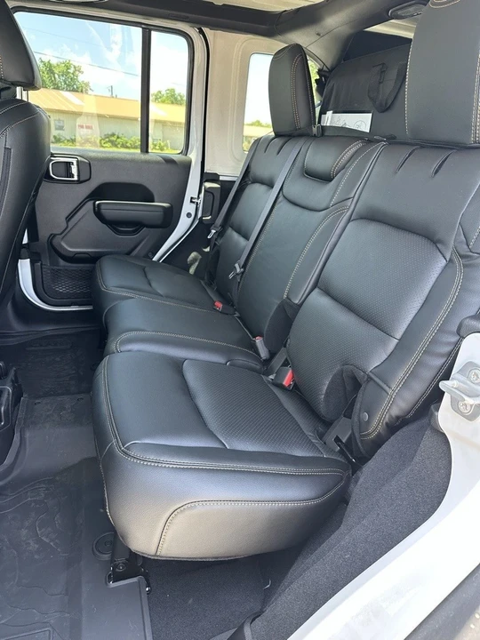 2025 Jeep JL Wrangler - Image 6 of 12