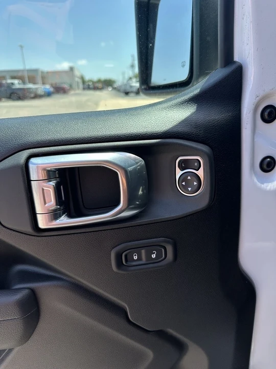 2025 Jeep JL Wrangler - Image 10 of 12