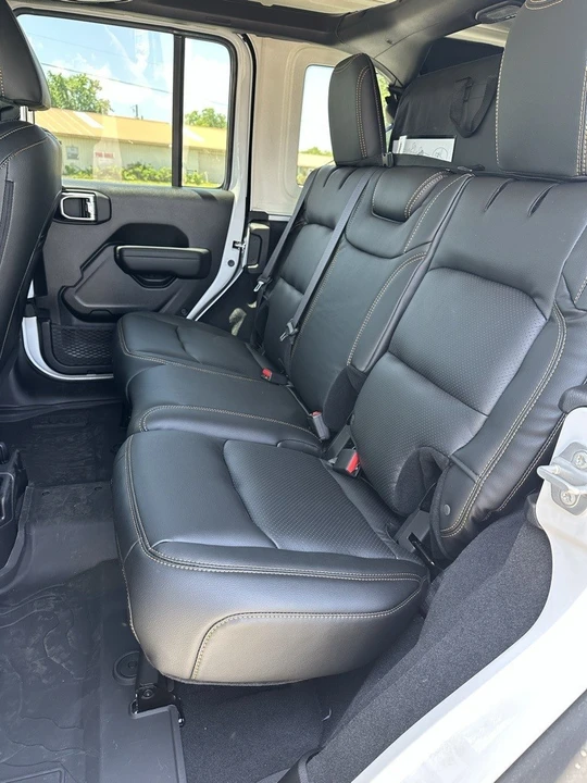 2025 Jeep JL Wrangler - Image 6 of 12