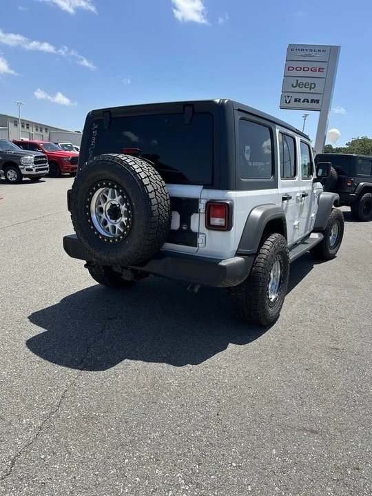 2025 Jeep JL Wrangler - Image 4 of 12