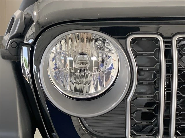2025 Jeep JL Wrangler - Image 10 of 21