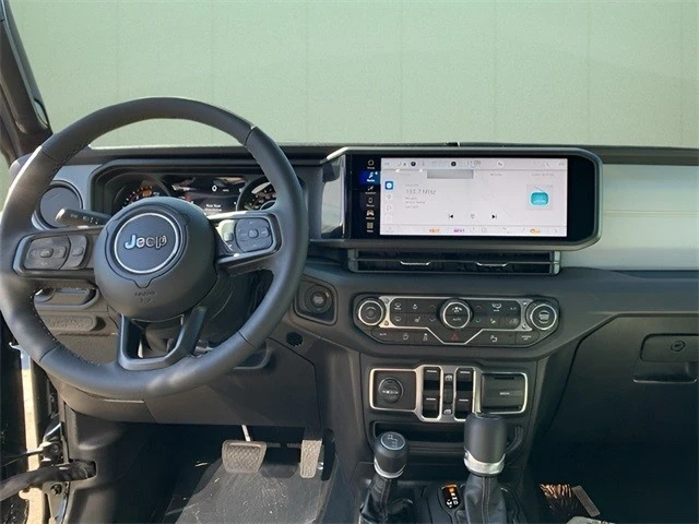 2025 Jeep JL Wrangler - Image 20 of 21