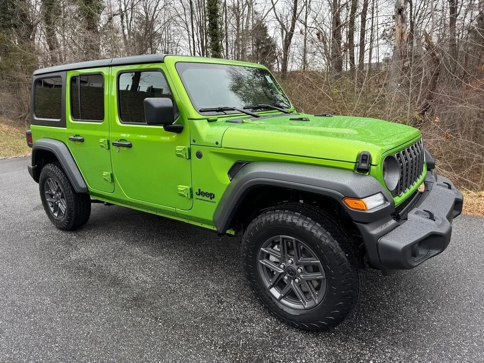 2025 Jeep JL Wrangler - Image 5 of 21