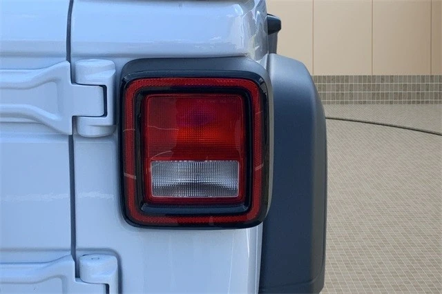 2025 Jeep JL Wrangler - Image 6 of 21