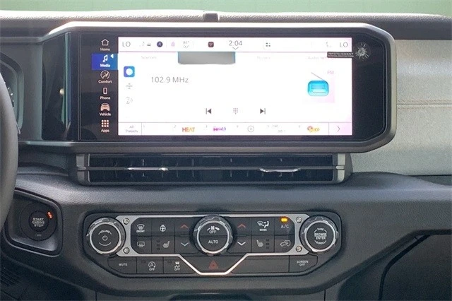 2025 Jeep JL Wrangler - Image 19 of 21