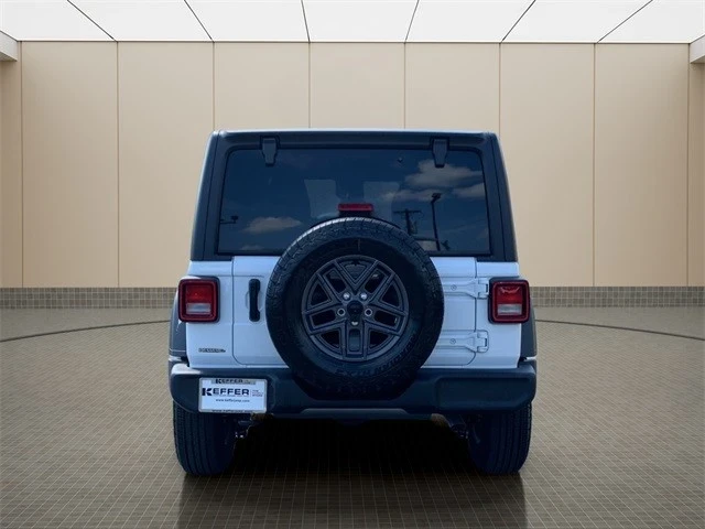 2025 Jeep JL Wrangler - Image 5 of 21