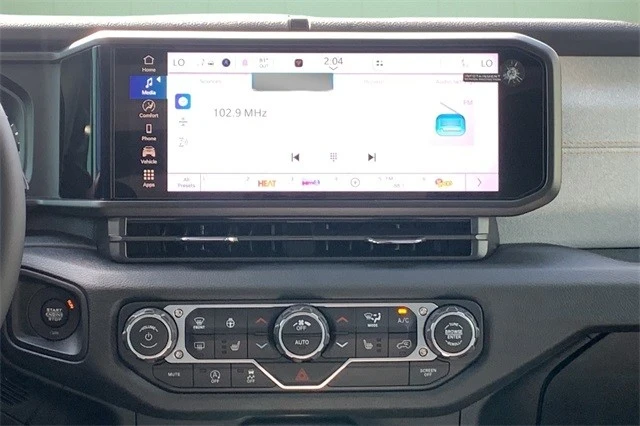 2025 Jeep JL Wrangler - Image 19 of 21