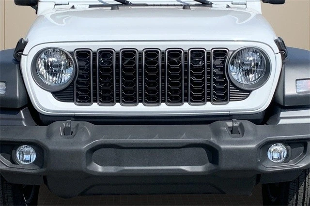 2025 Jeep JL Wrangler - Image 12 of 21