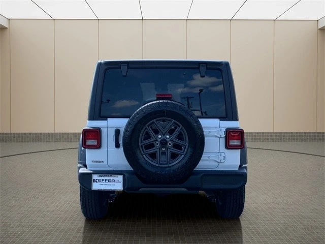 2025 Jeep JL Wrangler - Image 5 of 21