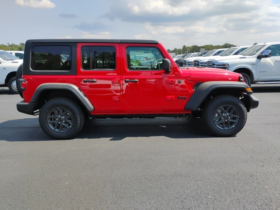 2025 Jeep JL Wrangler - Image 4 of 12