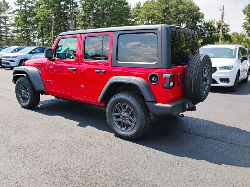 2025 Jeep JL Wrangler - Image 7 of 12