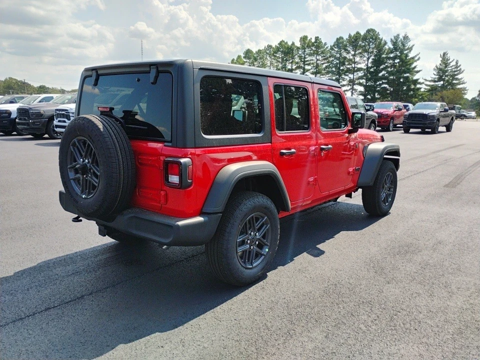 2025 Jeep JL Wrangler - Image 5 of 12