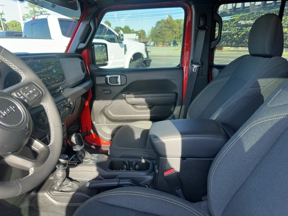 2025 Jeep JL Wrangler - Image 3 of 12