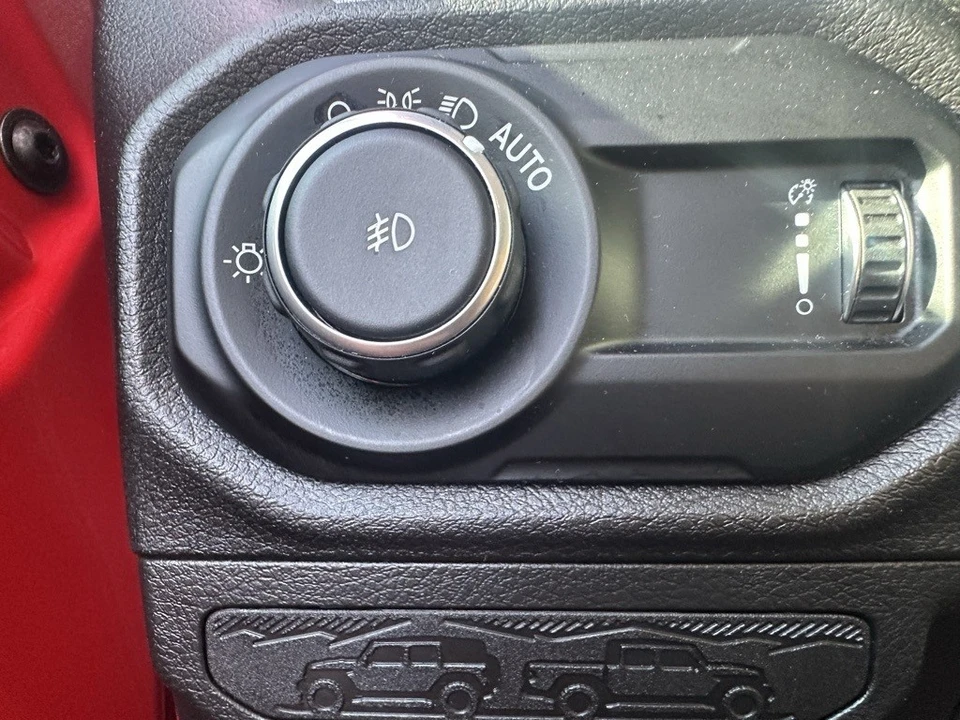 2025 Jeep JL Wrangler - Image 5 of 12