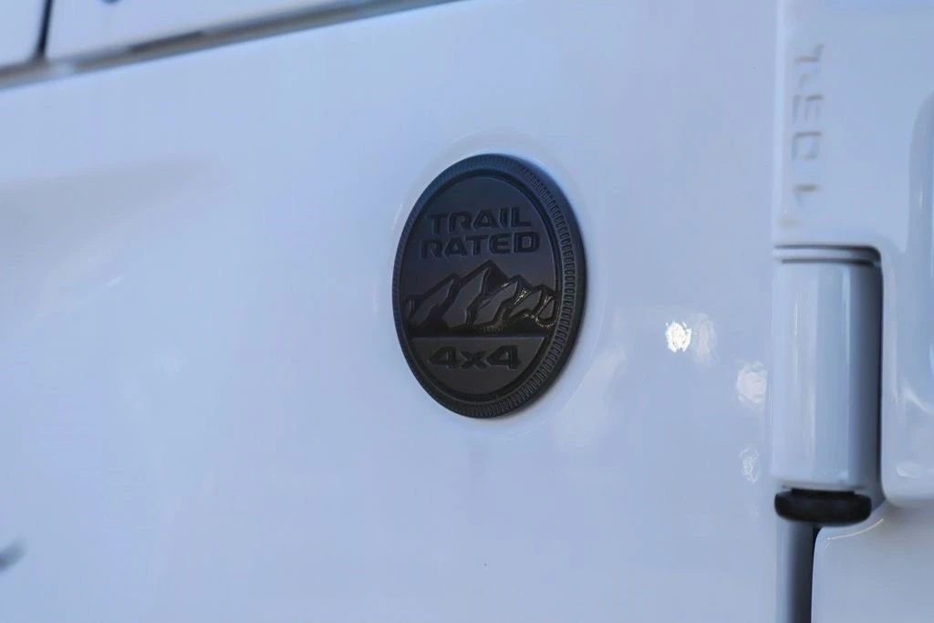 2025 Jeep JL Wrangler - Image 10 of 12