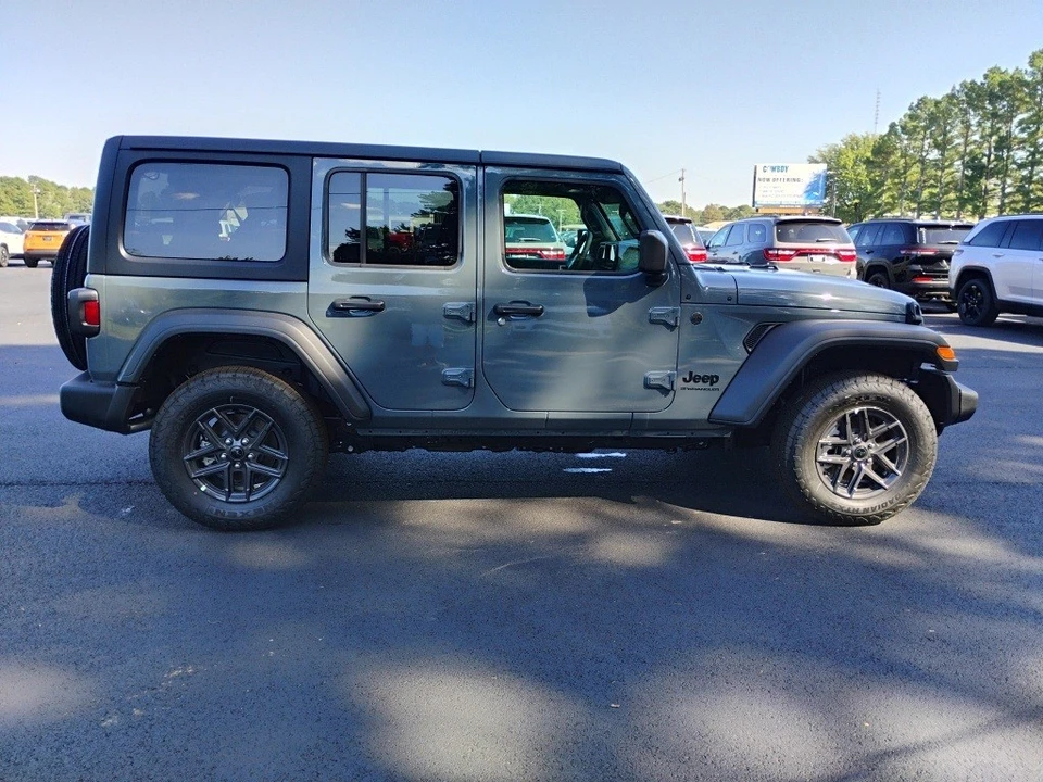 2025 Jeep JL Wrangler - Image 4 of 12