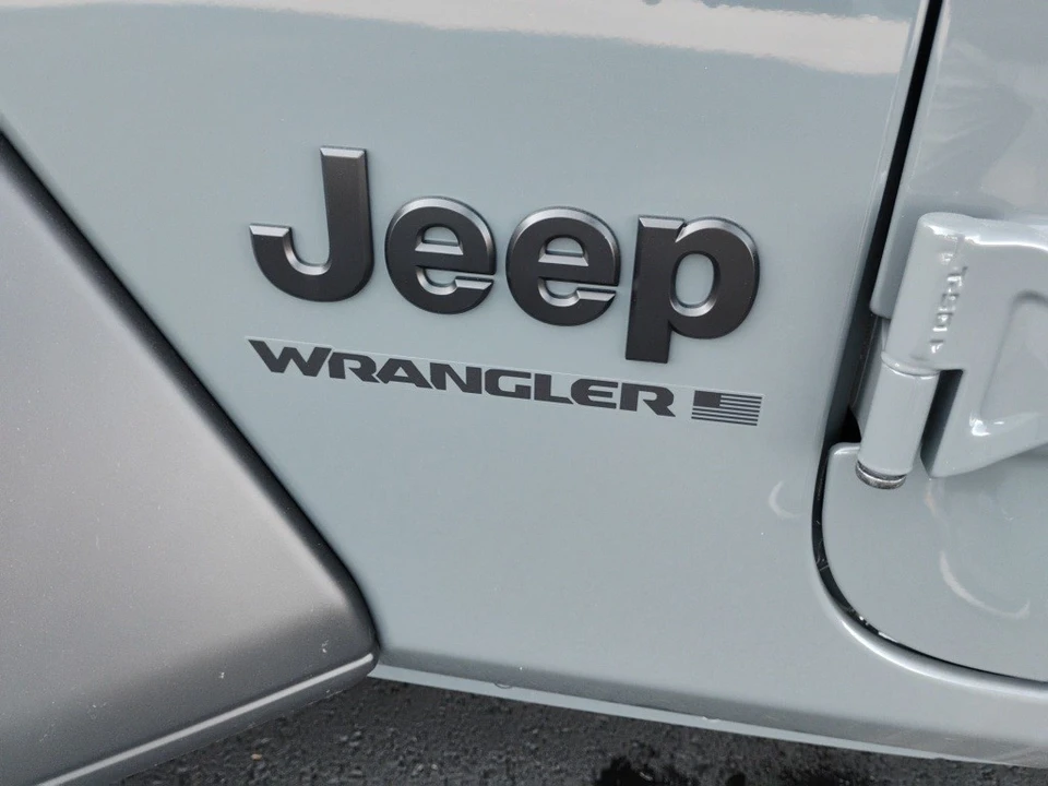 2025 Jeep JL Wrangler - Image 10 of 12