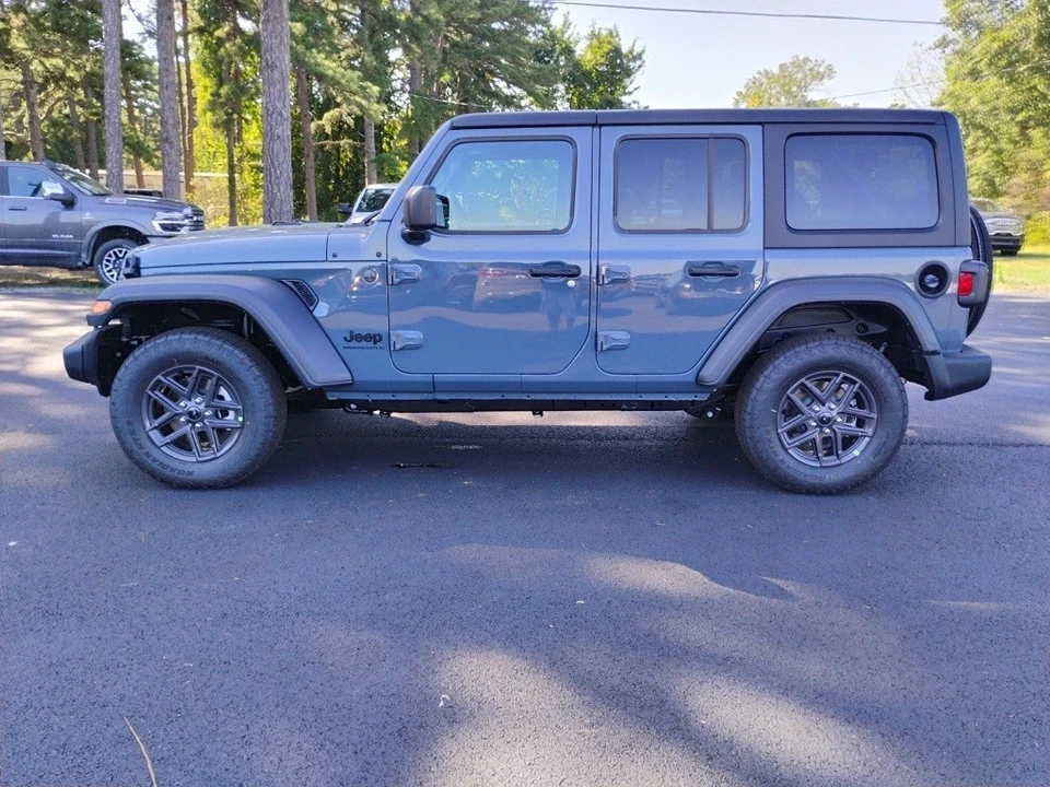2025 Jeep JL Wrangler - Image 8 of 12