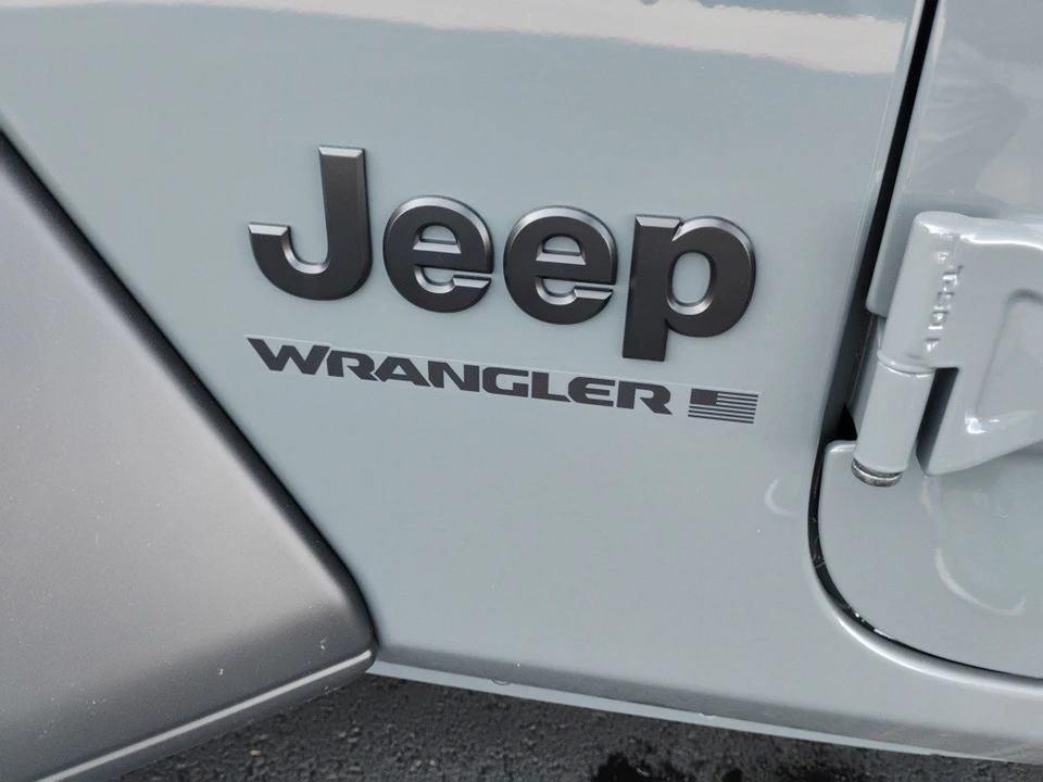 2025 Jeep JL Wrangler - Image 10 of 12