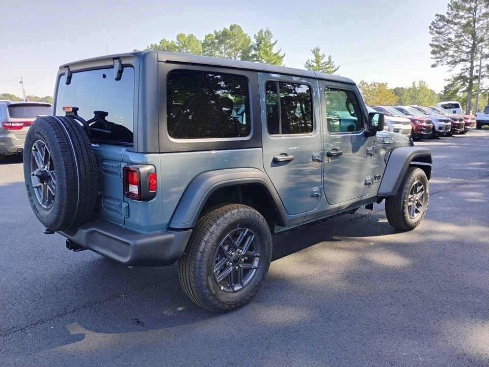 2025 Jeep JL Wrangler - Image 5 of 12