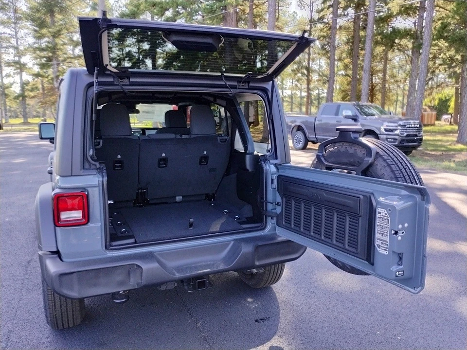 2025 Jeep JL Wrangler - Image 12 of 12