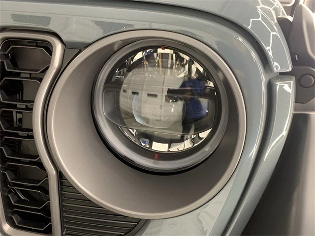 2025 Jeep JL Wrangler - Image 10 of 21
